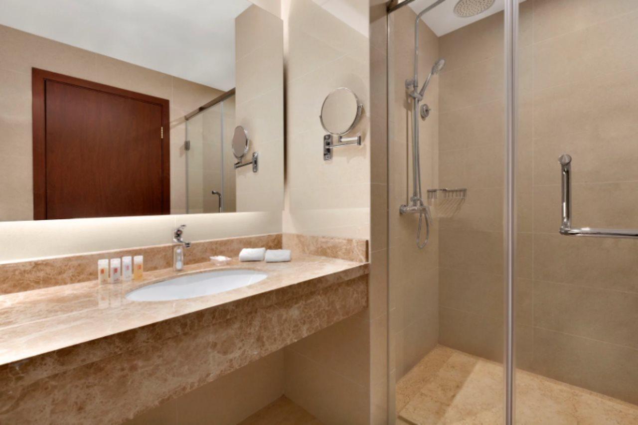 Ramada Shanghai Minhang Bagian luar foto