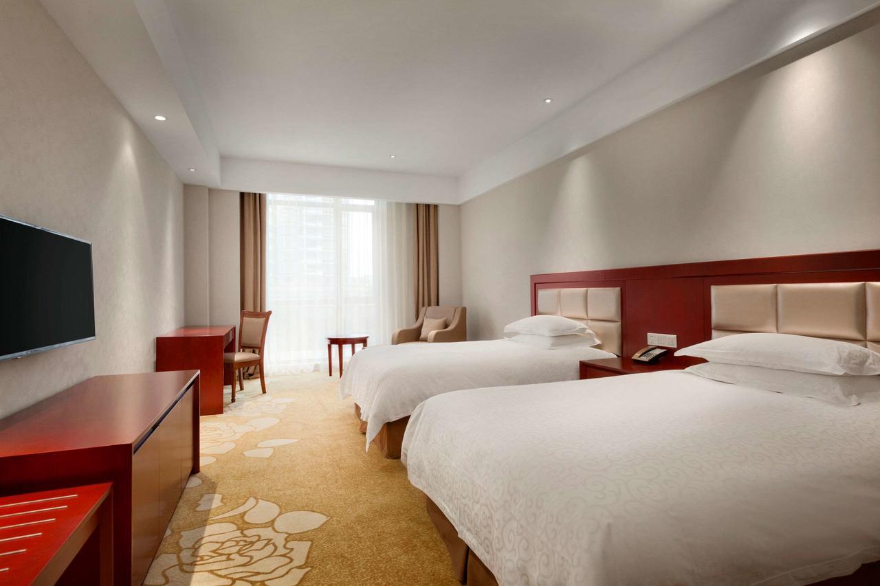 Ramada Shanghai Minhang Bagian luar foto
