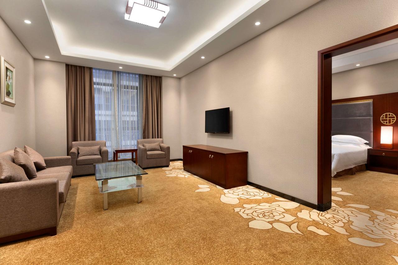 Ramada Shanghai Minhang Bagian luar foto