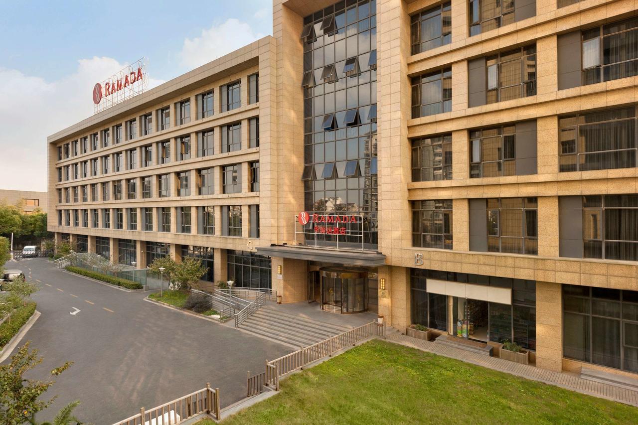 Ramada Shanghai Minhang Bagian luar foto
