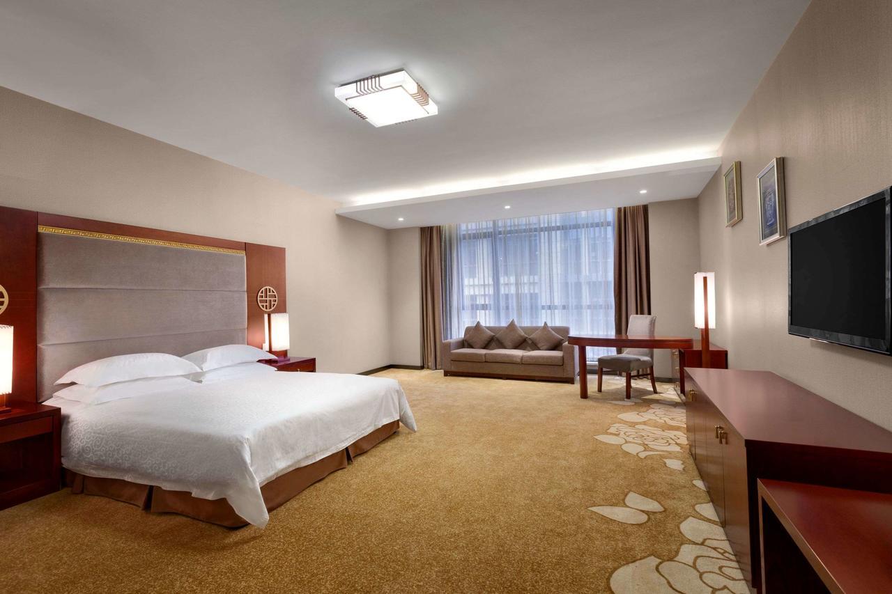 Ramada Shanghai Minhang Bagian luar foto